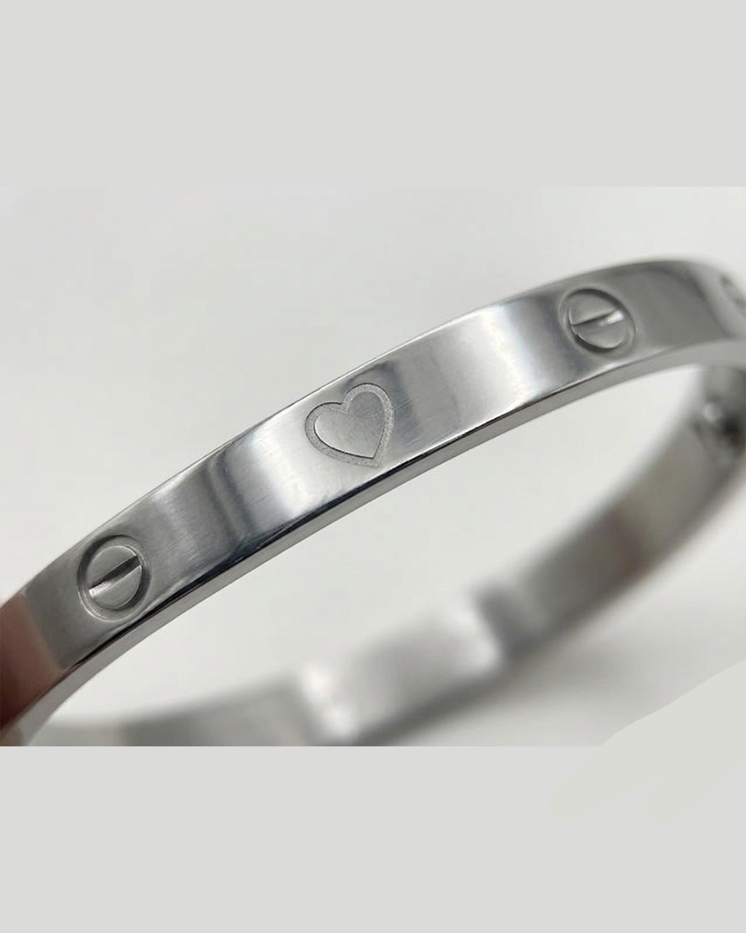 Silver Heart on Hand Bracelet